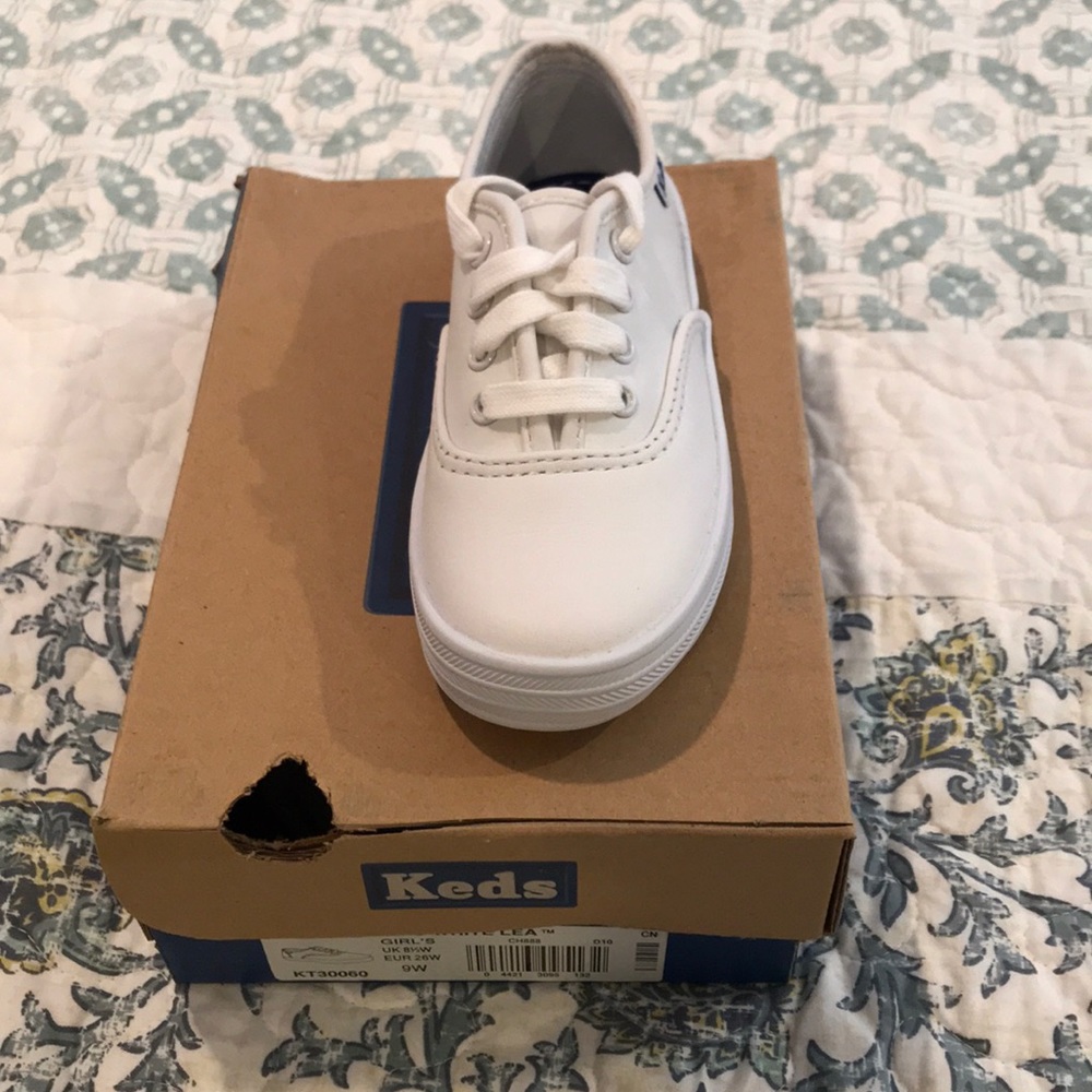 Toddler Keds 9 Wide NWT